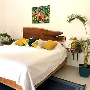 Habitación Estándar con Cama Queen